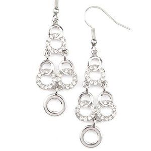 Luminously Linked in white by Paparazzi